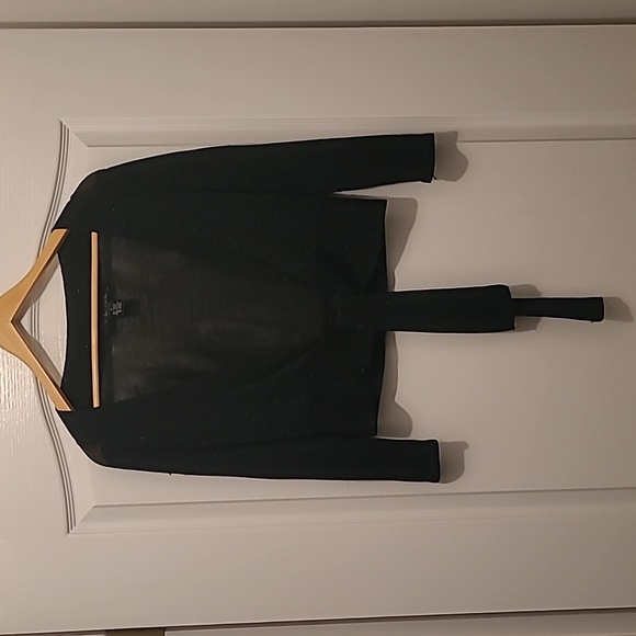 Top - Picture 2 of 3